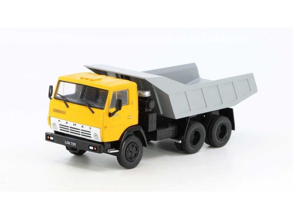 КамАЗ 5511 самосвал (1977) - Kultovní naklaďaky minule ery №54 (Чехия)