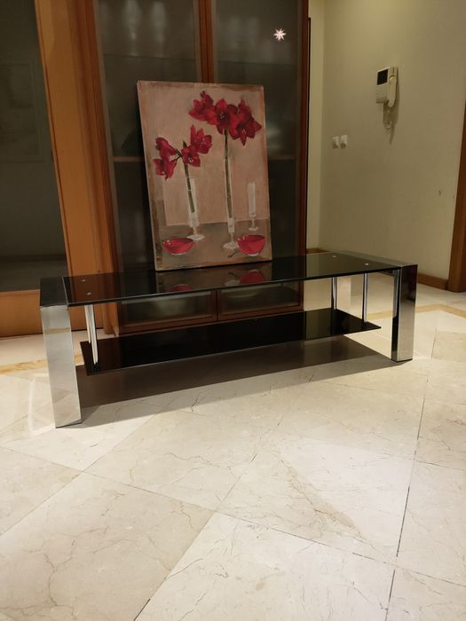 Mesa TV em vidro impecável com oferta da tela