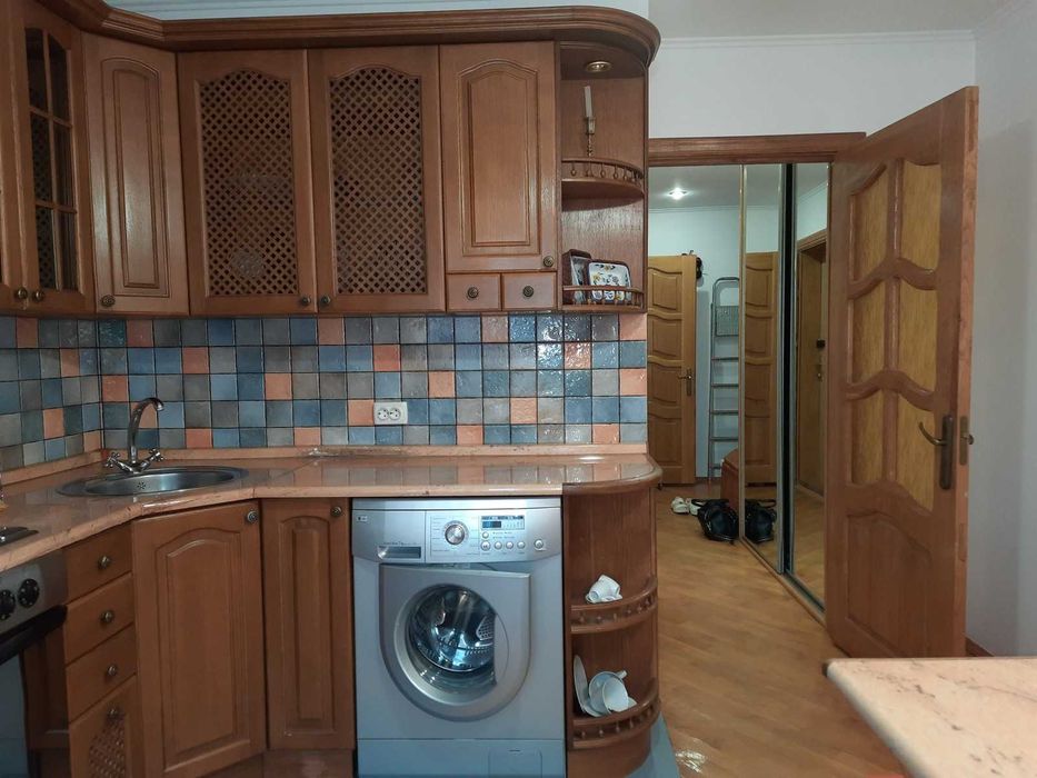 3 кімнатна квартира Дружба