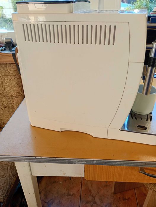 Ekspres Delonghi ECAM 23.210.W-NN1 Biały
