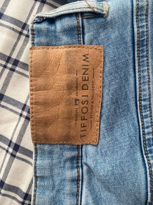 Calças Tiffosi Modelo Harry Com Rasgos Tamanho 44