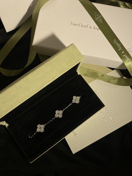 Вишуканий браслет у стилі Van Cleef & Arpels