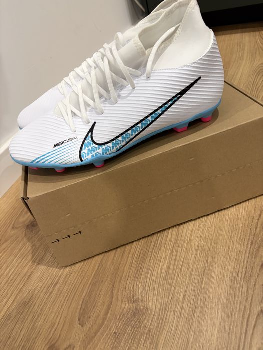 Chuteira Mercurial SuperFly 9 Club FG/MG