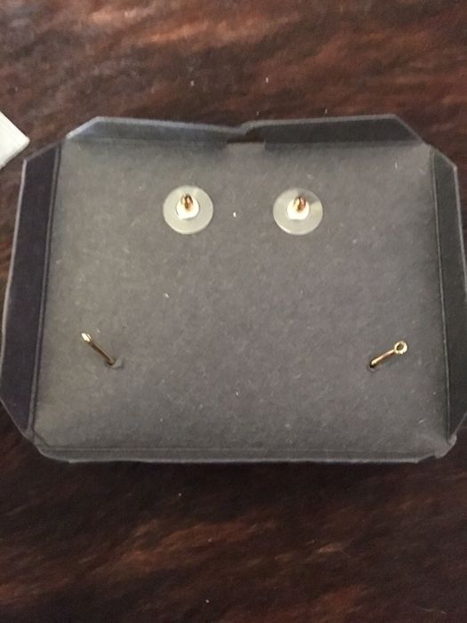 Brincos Camrose & Kross