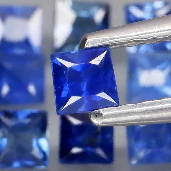 GRANADAS RODOLITA - 4.79 CT, SAFIRAS - 3.15 CT,SAFIRAS - 2,15 CT