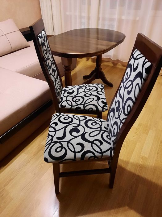 стол раздвижной и стулья