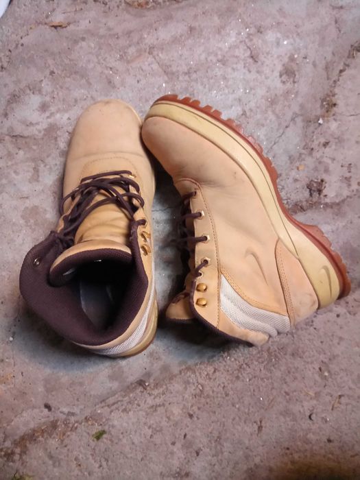 Rockport. Adidas. Calçado desportivo e outros irrepreensíveis!