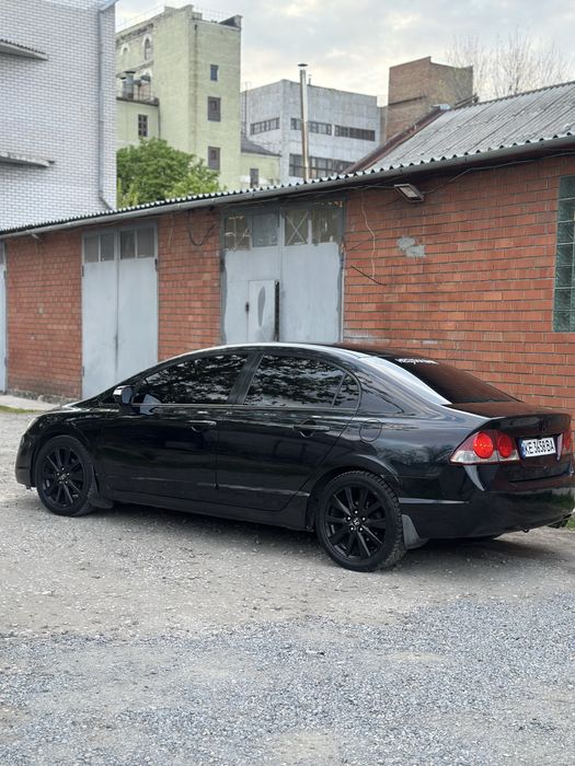 Продам авто Honda Civic 4 D 1.8