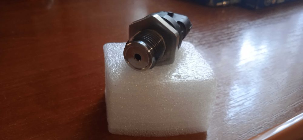 Датчик давления топлива BOSCH 0 281 002 903