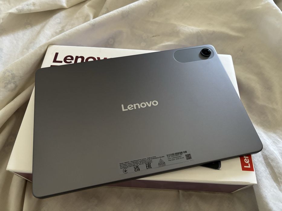 Lenovo Tab + Clear Case – 128 GB | 4 GB RAM