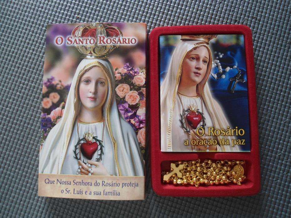 Rosário Dourado com livro de Orações, com caixa