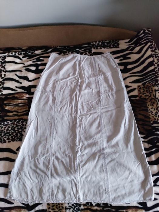 Prosta długa spódnica