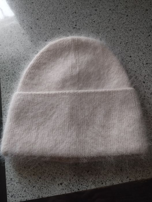 Нова жіноча шапка