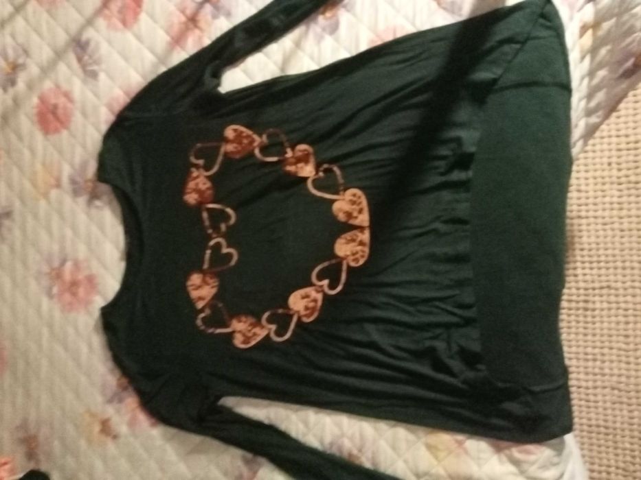 Roupa como nova em bom estado