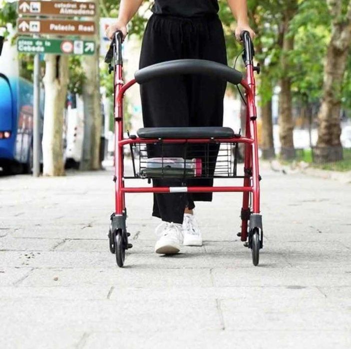 Andarilho desdobrável Semi-Novo