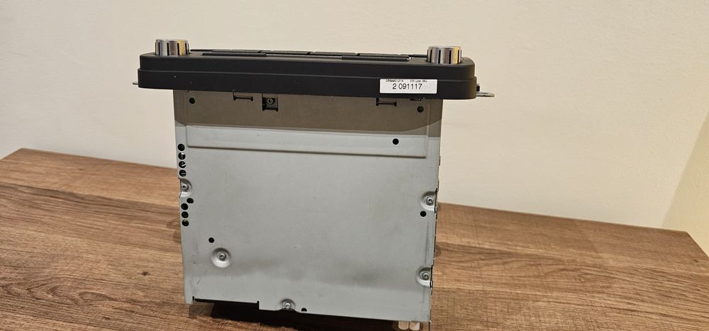 Genuine Original VW Passat RCD 310 CD stereo radio unit.