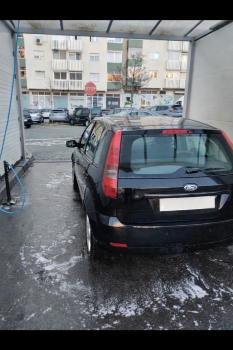 Ford fiesta 05 lugares