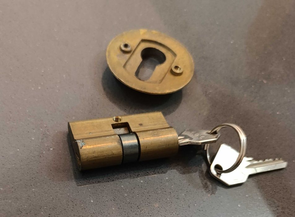 Cilindro Canhão em bronze,  completo e c/ 2 chaves - Marca AGC