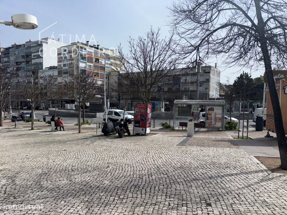 Loja junto á Praça Gil Vicente