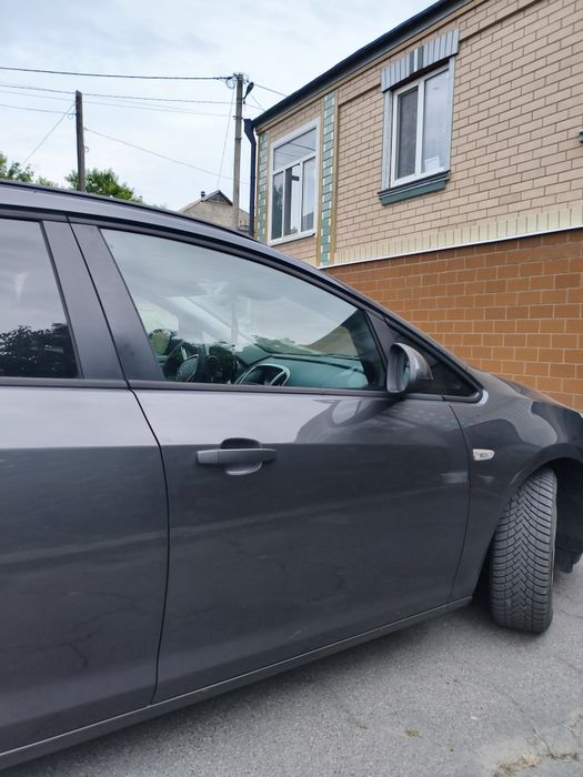 Продам opel astra j cdti SPORTS TOURER