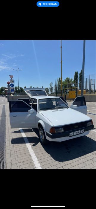 Продам форд ескорт