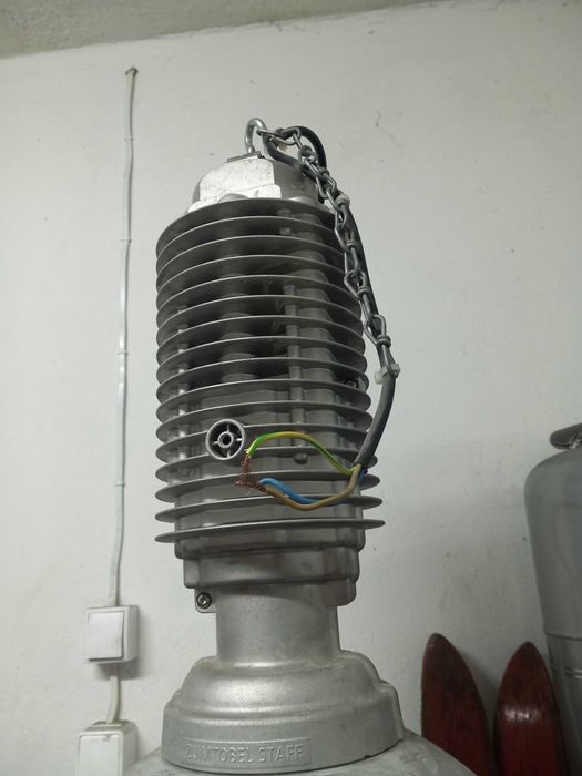 Lampa retro dobra do podkreślenia miejsca