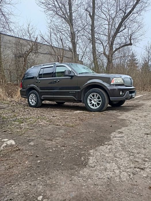 Lincoln Aviator Lincoln Aviator - lepszy brat explorera