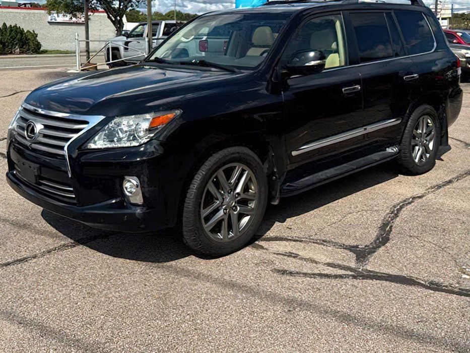 Lexus LX 570      2014