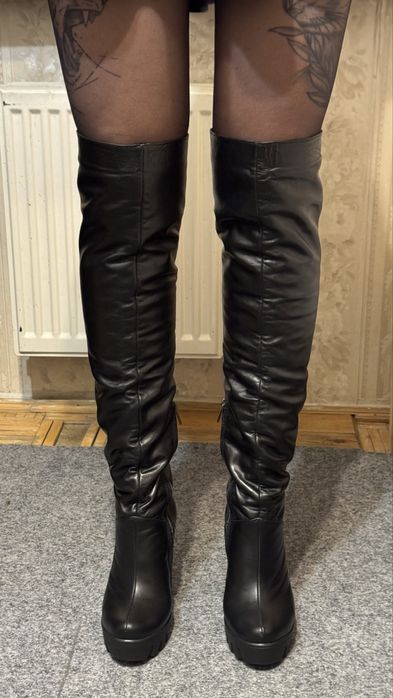Sprzedam wysokie, skórzane kozaki za kolano 38