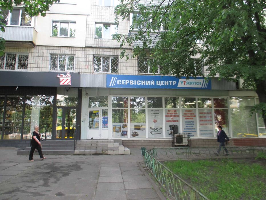 Кирилівська,117, вітрини, фасад, активний трафік, нежитловий фонд.