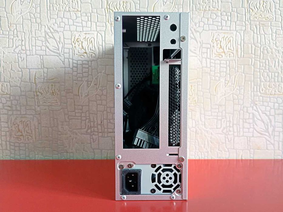 Mini-ITX SKTC A09 Silver