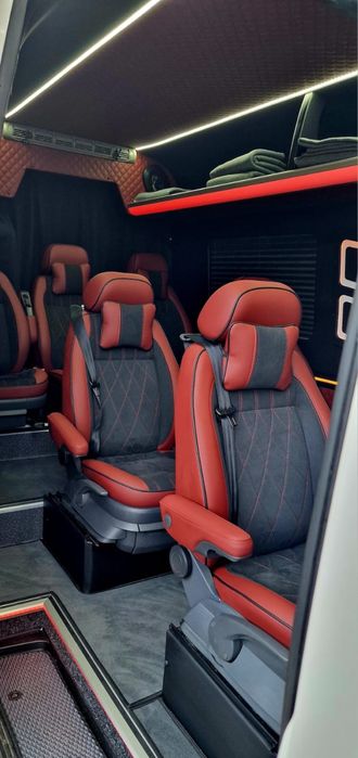 Індивідуальні трансфери та групові поїздки до Європи