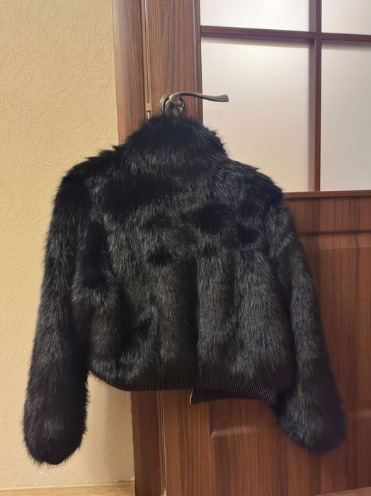 Шубка ZARA нова.