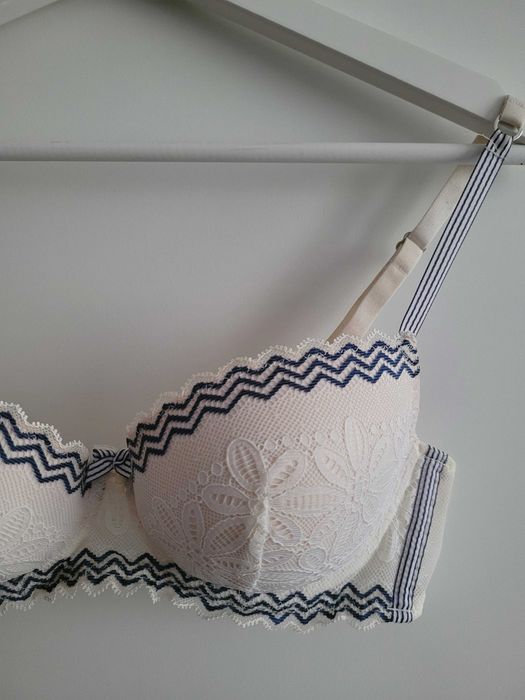 Intimissimi biustonosz stanik ecru ivory kremowy biały 80B 75C paski