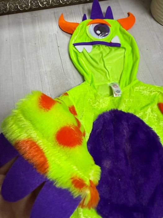 Новорічний костюм дракона , монстрика