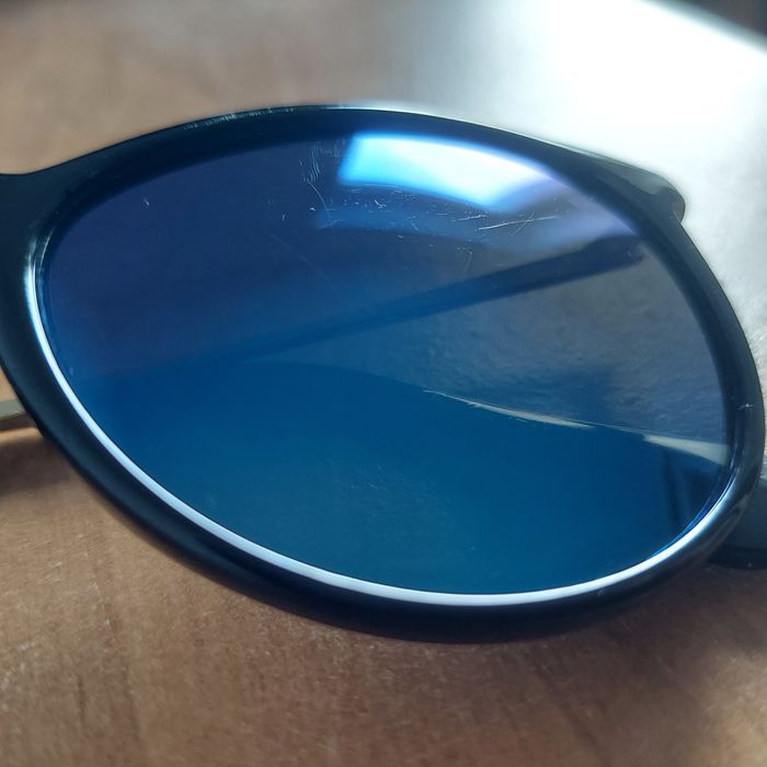 okulary przeciwsłoneczne marki Ray-Ban, model Erika (RB4171 601/55)