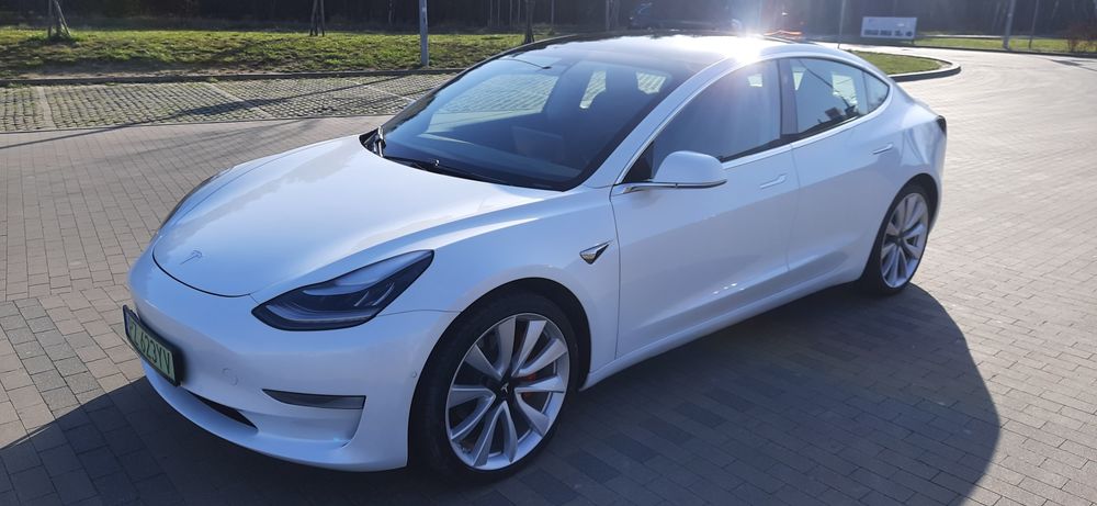 Tesla 3 Performance