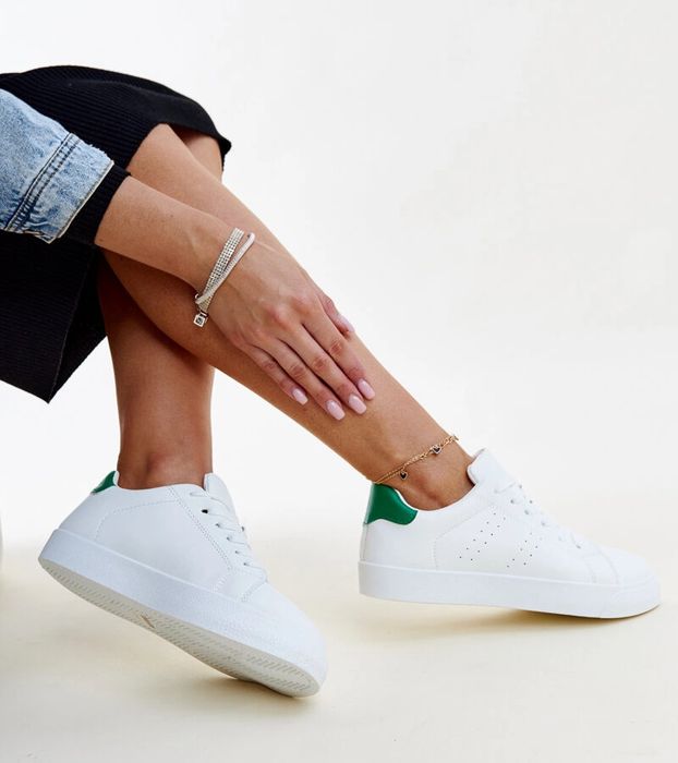 Biało-zielone sneakersy Akila