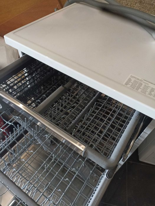 Vendo Máquina de lavar loiça LG branca