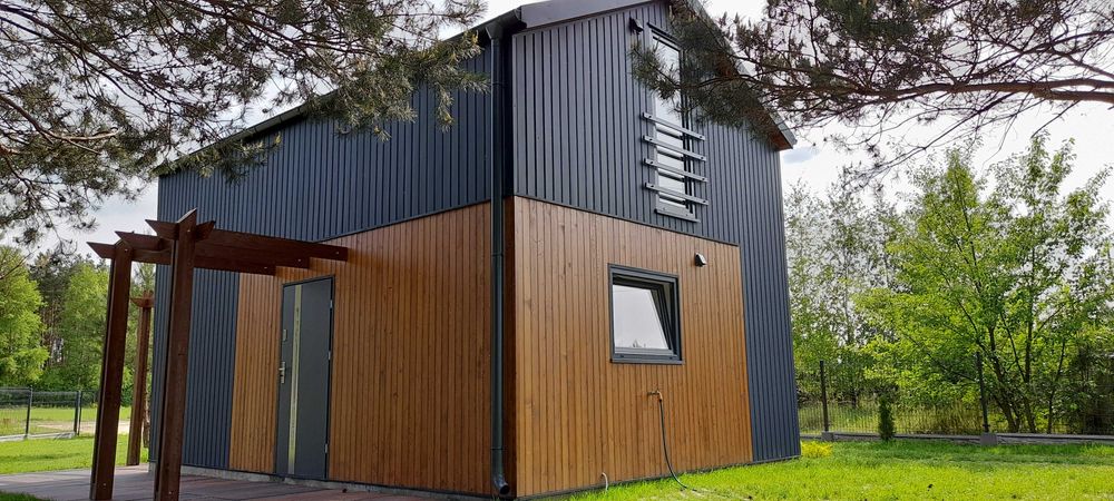 domek caloroczny na zgłoszenie Nowoczesna stodola 60m2 panele  sip-pol