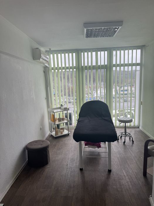 Теплый кабинет косметолога посуточно почасово долгосрочно возле метро