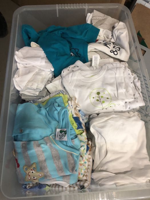 Roupa de bebé para primeiros anos de vida