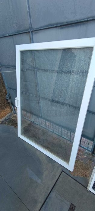 Janelas aluminio Branco e vidro duplo com respetivos Aros
