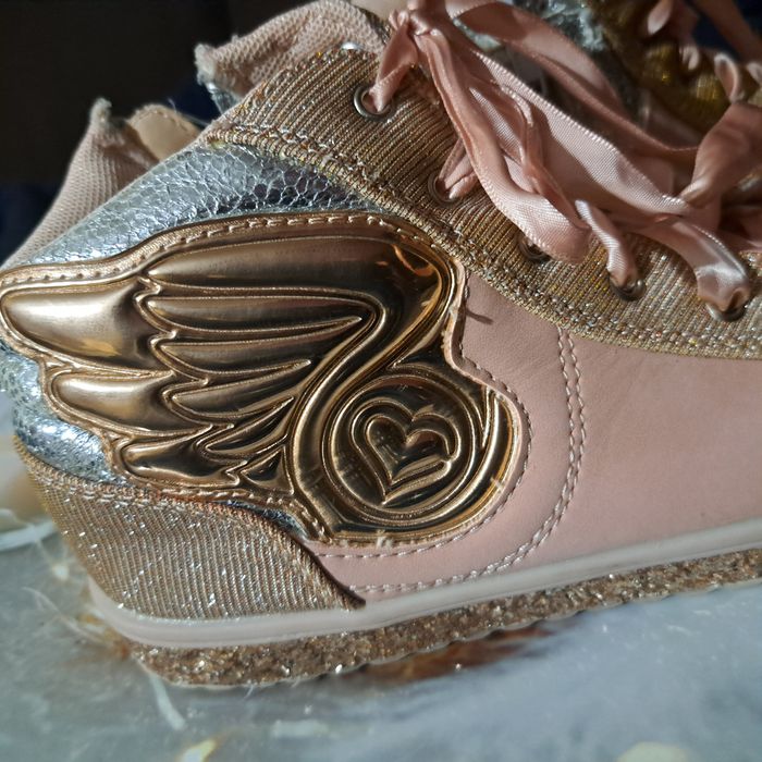 Buty sportowe 36 pudrowy róż z błyszczącymi ozdobami stan bdb