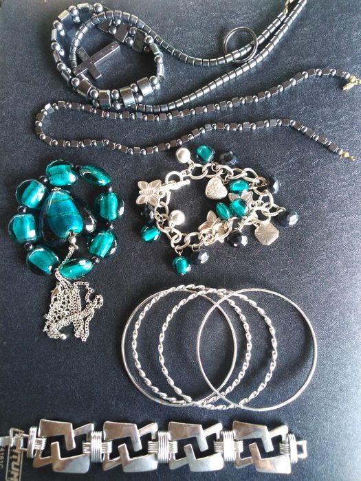 Бусы, бижутерия 0