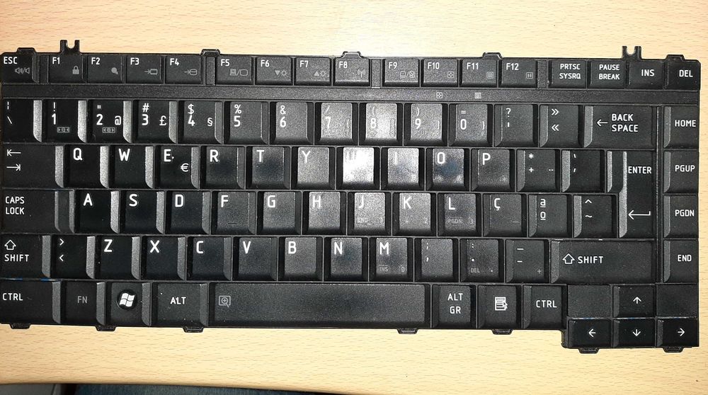 Toshiba L300-18G Peças