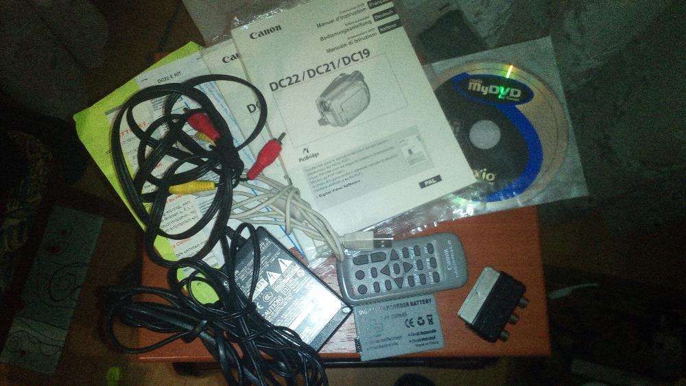 Видеокамера Canon DC22