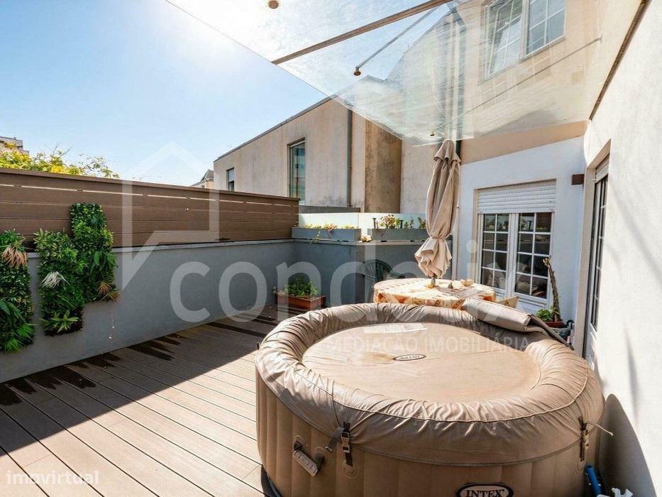 T2 ampliado, terraço, jacuzzi + T1 rendimento + estúdio, 2 lugares ...