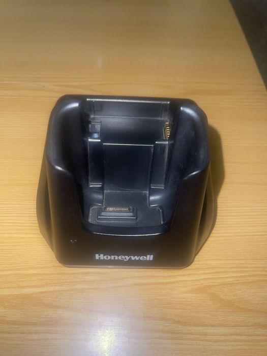 Сканер Honeywell Dolphin 6500EP Win CE 5.0 PDA 6500EP61211CCH