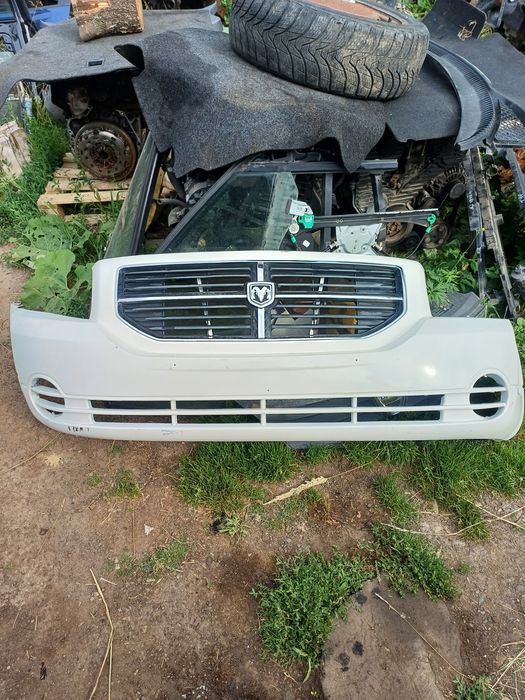 Dodge Caliber передній бампер бампера